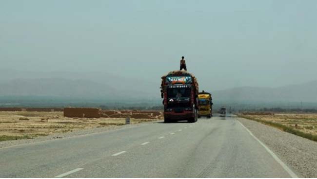 بانک توسعه آسیایی سی میلیون دالر برای مراقبت از جاده‌های افغانستان کمک می‌کند